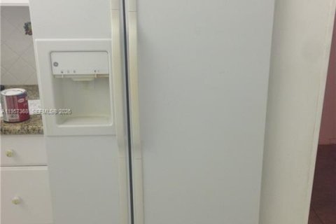 Condominio en venta en Lauderhill, Florida, 2 dormitorios, 106.84 m2 № 2011659 - foto 5