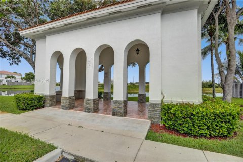 Adosado en venta en Miramar, Florida, 3 dormitorios, 134.71 m2 № 1820172 - foto 28