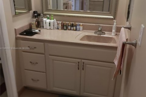 Copropriété à louer à Pembroke Pines, Floride: 2 chambres, 120.31 m2 № 1891189 - photo 24