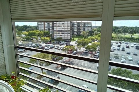 Copropriété à louer à Pembroke Pines, Floride: 2 chambres, 120.31 m2 № 1891189 - photo 30