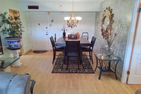 Copropriété à louer à Pembroke Pines, Floride: 2 chambres, 120.31 m2 № 1891189 - photo 9