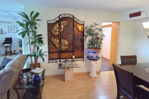 Copropriété à louer à Pembroke Pines, Floride: 2 chambres, 120.31 m2 № 1891189 - photo 12