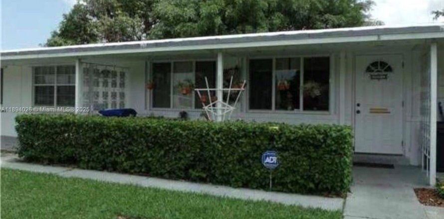 Villa ou maison à Sunrise, Floride 1 chambre, 57.69 m2 № 1945718