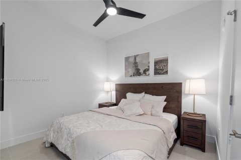 Condominio en venta en Miami, Florida, 1 dormitorio № 1814924 - foto 12