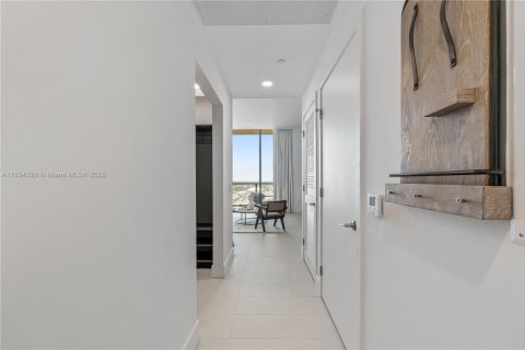 Condominio en venta en Miami, Florida, 1 dormitorio № 1814924 - foto 3