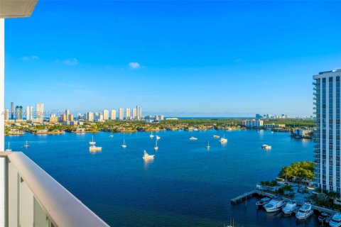 Condo à North Miami Beach, Floride, 2 chambres  № 2080110