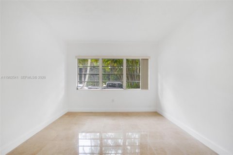 Condominio en alquiler en Bal Harbour, Florida, 1 dormitorio, 70.23 m2 № 2027570 - foto 12
