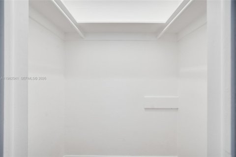 Condominio en alquiler en Bal Harbour, Florida, 1 dormitorio, 70.23 m2 № 2027570 - foto 16