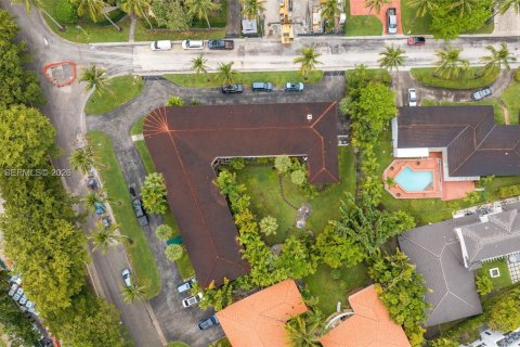 Condominio en alquiler en Bal Harbour, Florida, 1 dormitorio, 70.23 m2 № 2027570 - foto 22