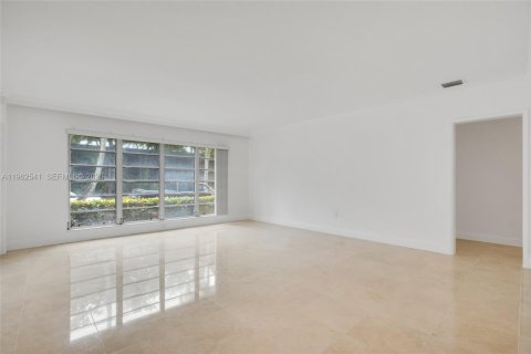 Condominio en alquiler en Bal Harbour, Florida, 1 dormitorio, 70.23 m2 № 2027570 - foto 8