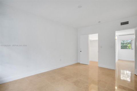 Condominio en alquiler en Bal Harbour, Florida, 1 dormitorio, 70.23 m2 № 2027570 - foto 13