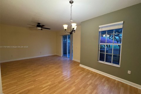 House in Davie, Florida 3 bedrooms, 177.63 sq.m. № 1696807 - photo 21