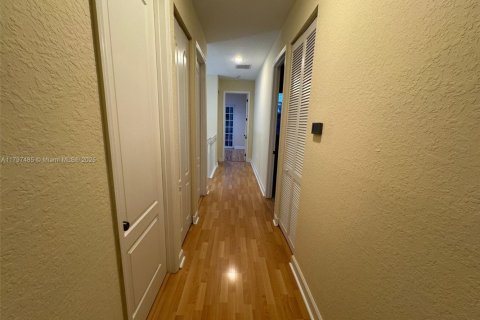 House in Davie, Florida 3 bedrooms, 177.63 sq.m. № 1696807 - photo 20