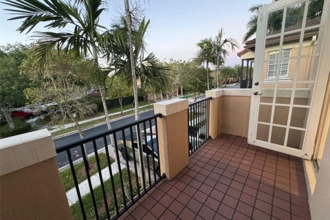 House in Davie, Florida 3 bedrooms, 177.63 sq.m. № 1696807 - photo 1