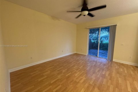 House in Davie, Florida 3 bedrooms, 177.63 sq.m. № 1696807 - photo 6