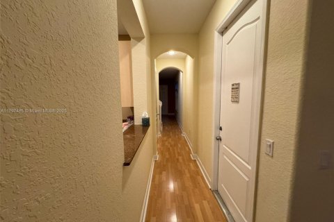 House in Davie, Florida 3 bedrooms, 177.63 sq.m. № 1696807 - photo 5