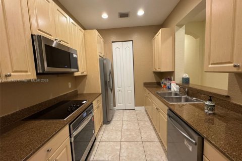 House in Davie, Florida 3 bedrooms, 177.63 sq.m. № 1696807 - photo 29