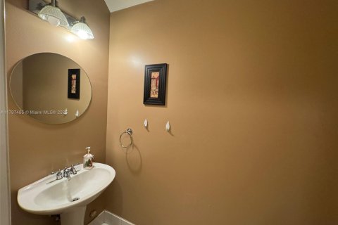 House in Davie, Florida 3 bedrooms, 177.63 sq.m. № 1696807 - photo 30