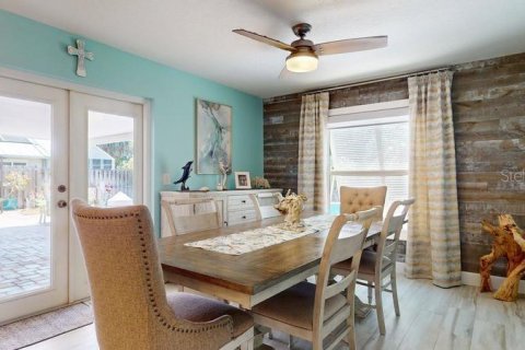 House in Melbourne Beach, Florida 3 bedrooms, 135.82 sq.m. № 1745533 - photo 12