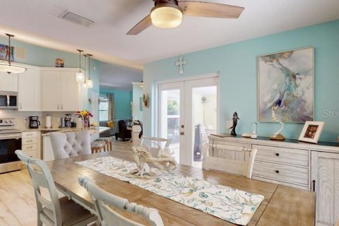 House in Melbourne Beach, Florida 3 bedrooms, 135.82 sq.m. № 1745533 - photo 13