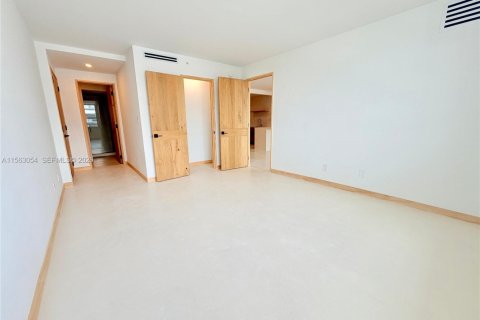 Condominio en alquiler en Miami Beach, Florida, 2 dormitorios, 81.75 m2 № 2034904 - foto 13