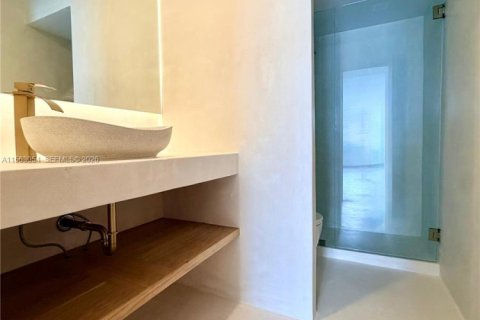 Condominio en alquiler en Miami Beach, Florida, 2 dormitorios, 81.75 m2 № 2034904 - foto 17