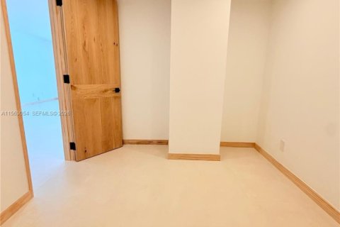 Condominio en alquiler en Miami Beach, Florida, 2 dormitorios, 81.75 m2 № 2034904 - foto 11