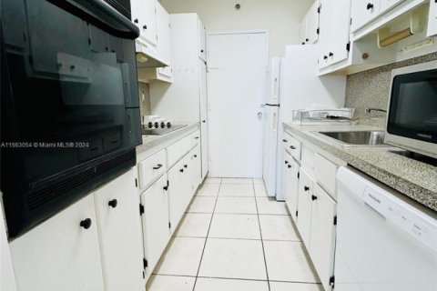 Copropriété à louer à Miami Beach, Floride: 1 chambre, 81.75 m2 № 2034904 - photo 3