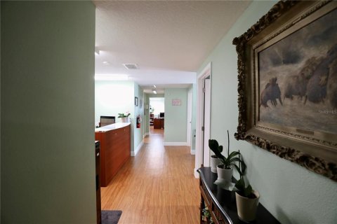 Immobilier commercial à louer à Spring Hill, Floride: 203.08 m2 № 1848580 - photo 6
