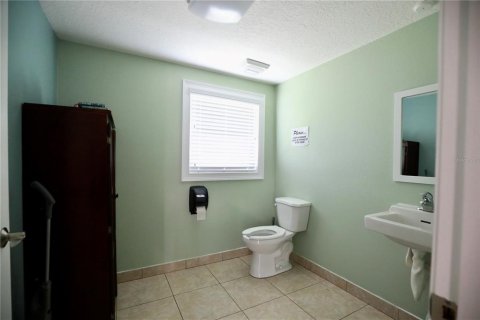Immobilier commercial à louer à Spring Hill, Floride: 203.08 m2 № 1848580 - photo 9
