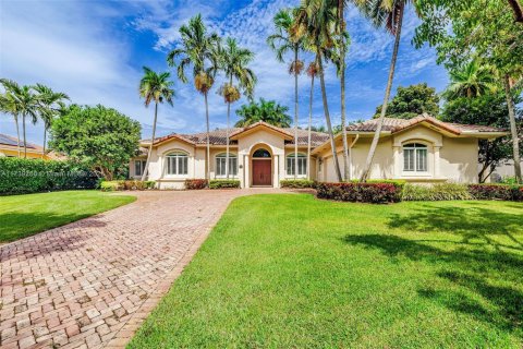 House in Palmetto Bay, Florida 4 bedrooms, 296.36 sq.m. № 1698856 - photo 2