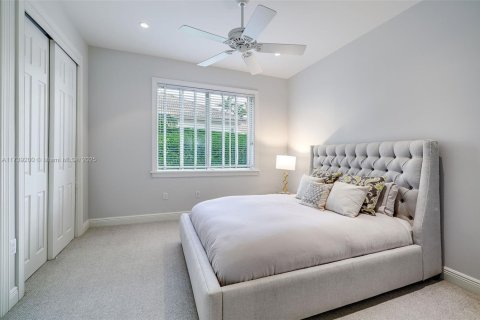 House in Palmetto Bay, Florida 4 bedrooms, 296.36 sq.m. № 1698856 - photo 25