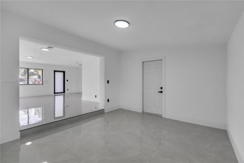 Villa ou maison à louer à Miami Gardens, Floride: 3 chambres, 133.97 m2 № 2168164 - photo 8
