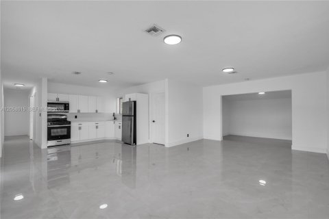 Villa ou maison à louer à Miami Gardens, Floride: 3 chambres, 133.97 m2 № 2168164 - photo 14