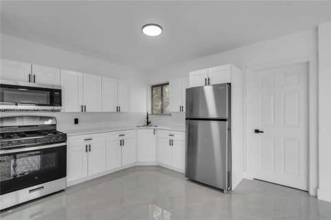 Villa ou maison à louer à Miami Gardens, Floride: 3 chambres, 133.97 m2 № 2168164 - photo 7