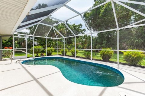 Villa ou maison à vendre à North Port, Floride: 2 chambres, 176.7 m2 № 1832689 - photo 28