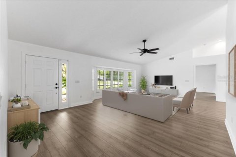 Villa ou maison à vendre à North Port, Floride: 2 chambres, 176.7 m2 № 1832689 - photo 3