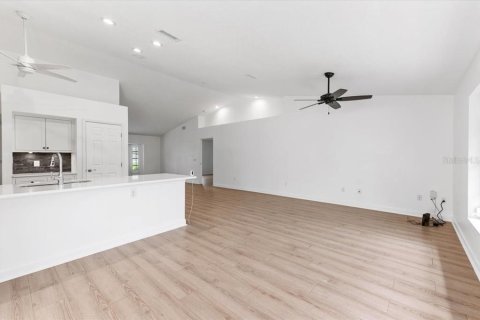 Villa ou maison à vendre à North Port, Floride: 2 chambres, 176.7 m2 № 1832689 - photo 17