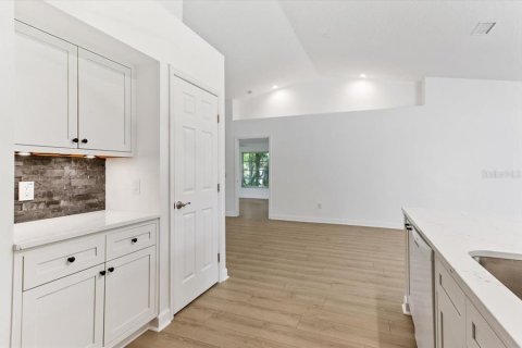 Villa ou maison à vendre à North Port, Floride: 2 chambres, 176.7 m2 № 1832689 - photo 14