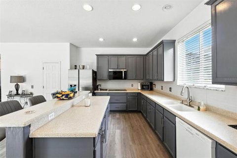 Casa en venta en Kissimmee, Florida, 5 dormitorios, 321.44 m2 № 1919238 - foto 20