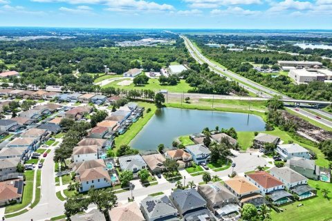 Casa en venta en Kissimmee, Florida, 5 dormitorios, 321.44 m2 № 1919238 - foto 7