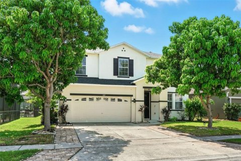 Casa en venta en Kissimmee, Florida, 5 dormitorios, 321.44 m2 № 1919238 - foto 2