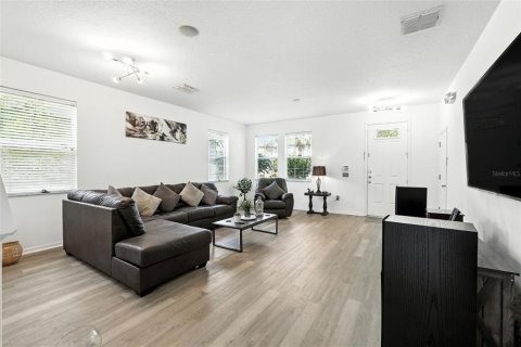 Casa en venta en Kissimmee, Florida, 5 dormitorios, 321.44 m2 № 1919238 - foto 14