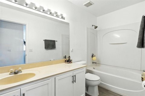 Casa en venta en Kissimmee, Florida, 5 dormitorios, 321.44 m2 № 1919238 - foto 28