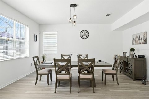 Casa en venta en Kissimmee, Florida, 5 dormitorios, 321.44 m2 № 1919238 - foto 23