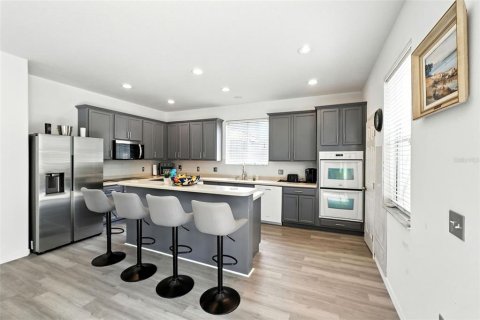 Casa en venta en Kissimmee, Florida, 5 dormitorios, 321.44 m2 № 1919238 - foto 19