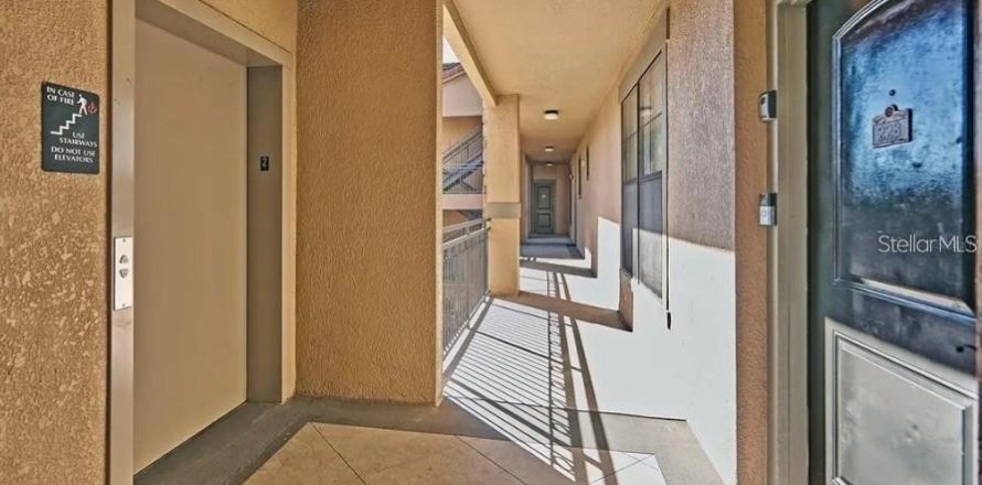Condo à Davenport, Floride, 4 chambres  № 2399367