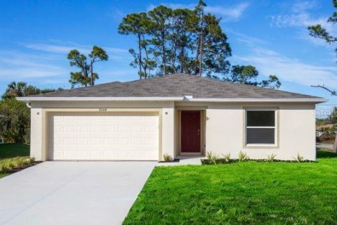 House in Inverness, Florida 3 bedrooms, 133.13 sq.m. № 2225067