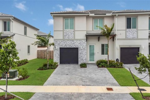 Adosado en Homestead, Florida 3 dormitorios, 161.84 m2 № 2256475