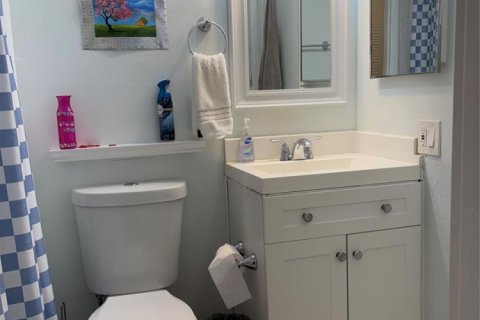 Condo in Tamarac, Florida, 2 bedrooms  № 2086918 - photo 27
